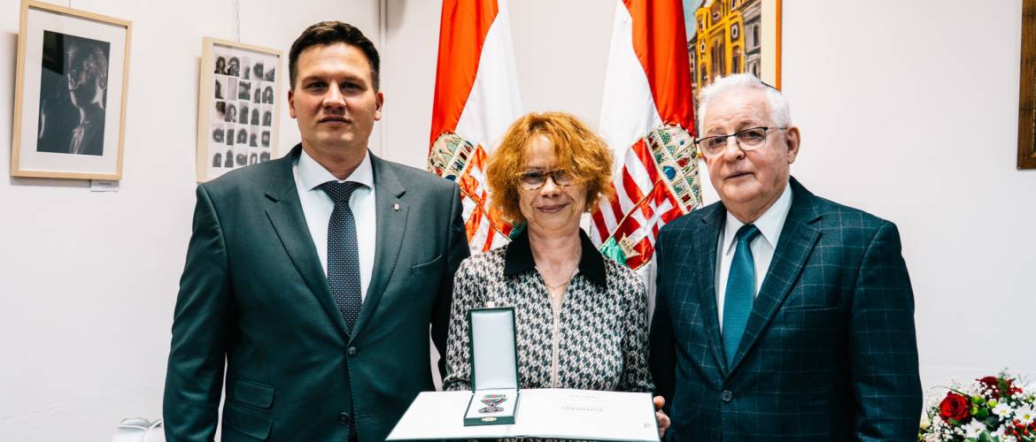 Deák Andrea állami kitüntetést kapott a magyar zsidó kultúra szolgálatáért